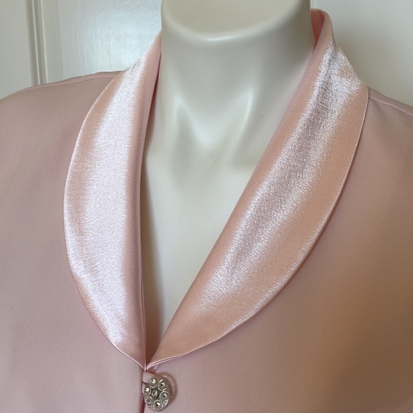 Sheer Sleeve Blouse - Picture 3 of 6